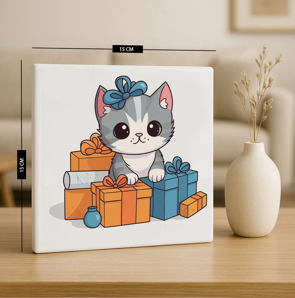 Schattige Kat Tegel met Cadeautjes – 15x15cm Keramische Wanddecoratie – Lief Katje Illustratie Perfect voor Kattliefhebbers & Cadeau Decoratie