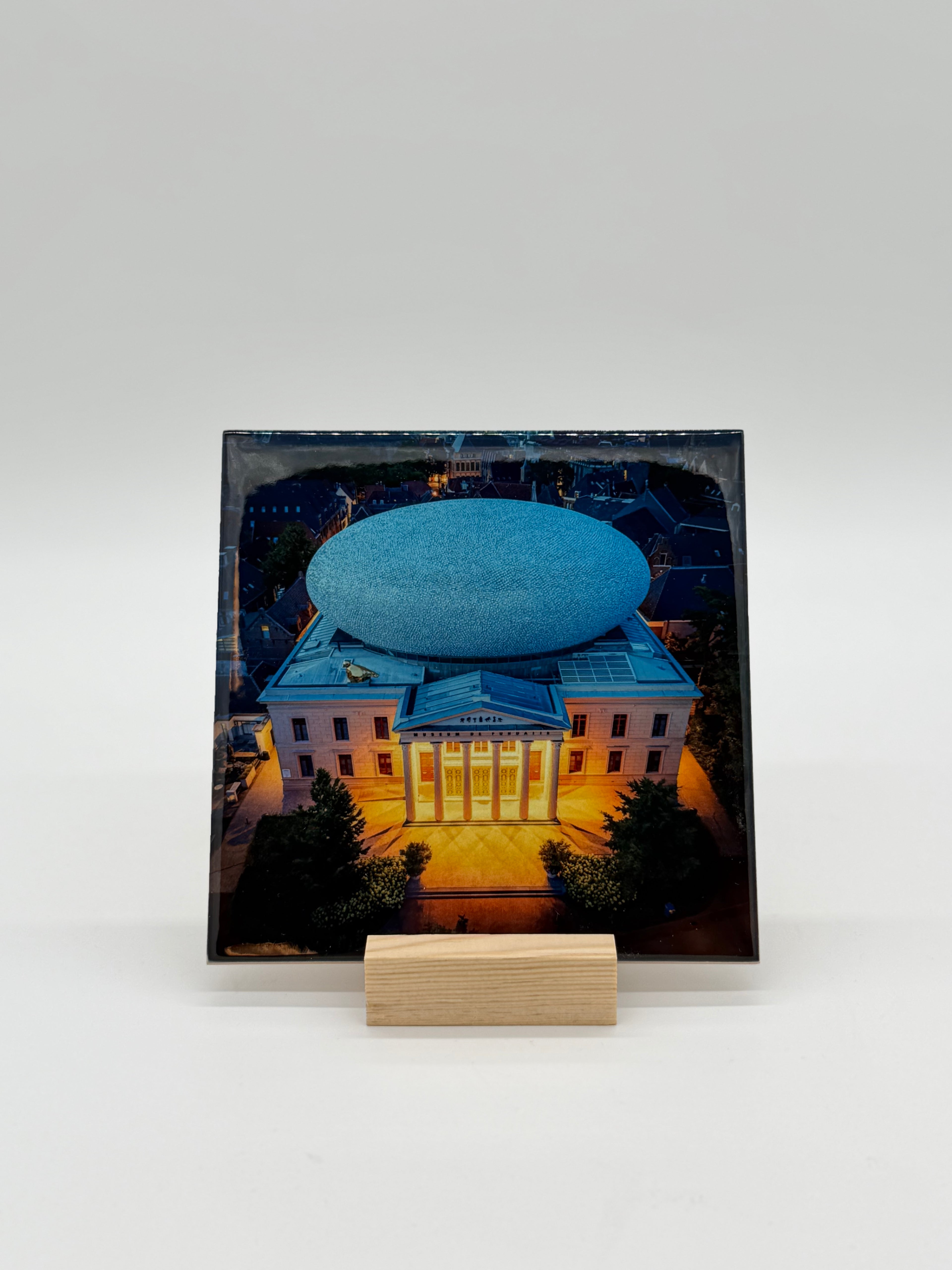 "De Fundatie" tegel (15x15 CM)