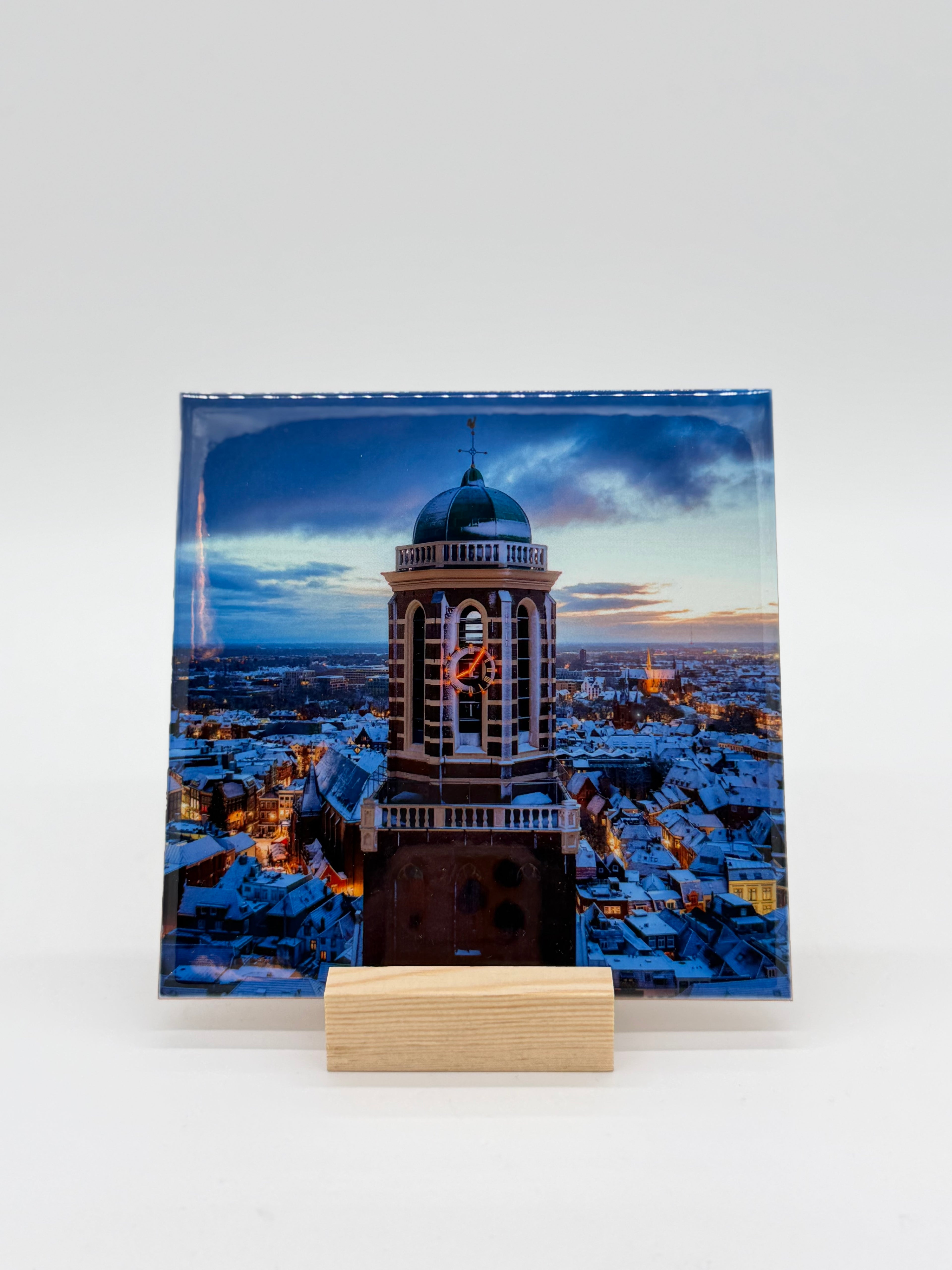 "Peperbus in de sneeuw' tegel (15x15 CM)