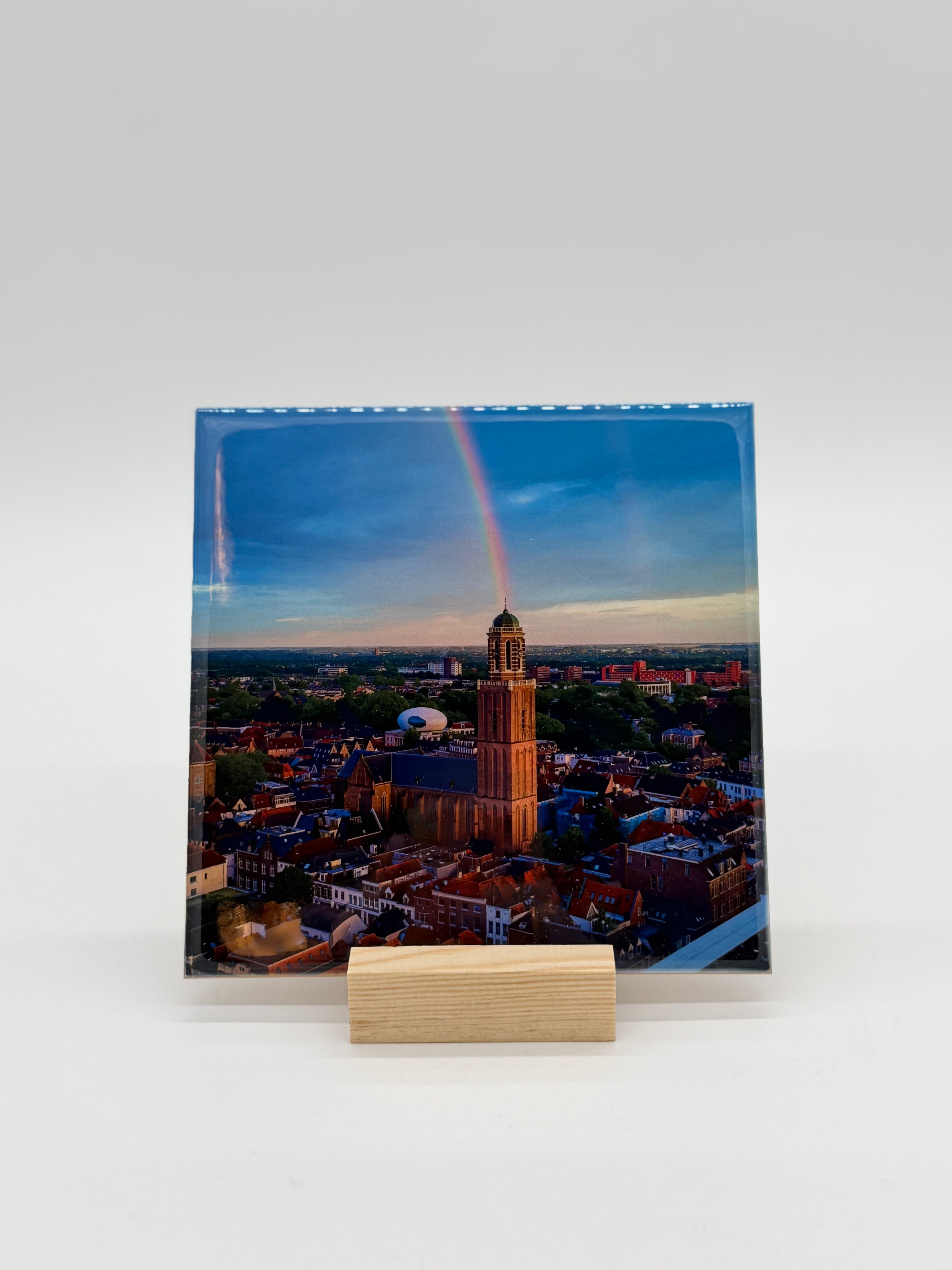 "Peperbus regenboogt' tegel (15x15 CM)